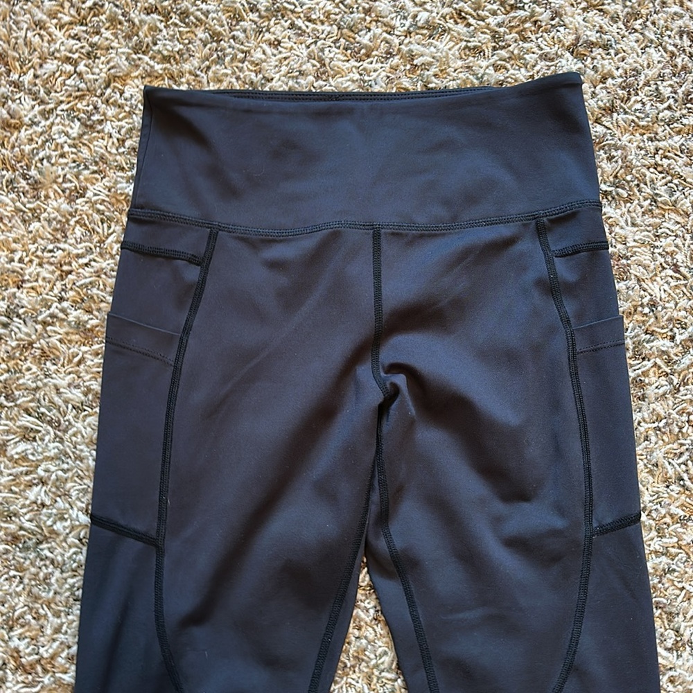 Zyia Crop Legging - Picture 2 of 4